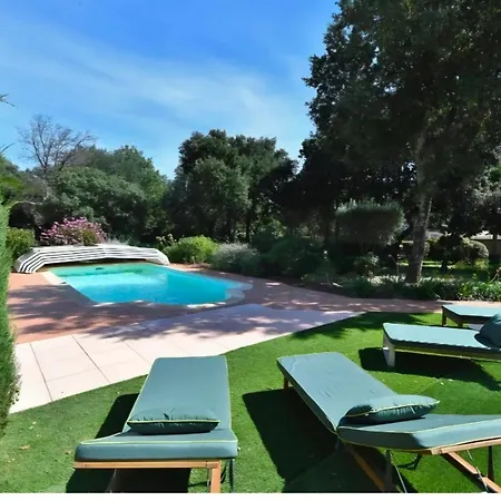 Moderne Avec Piscine A Saint-siffret_2 Villa *
